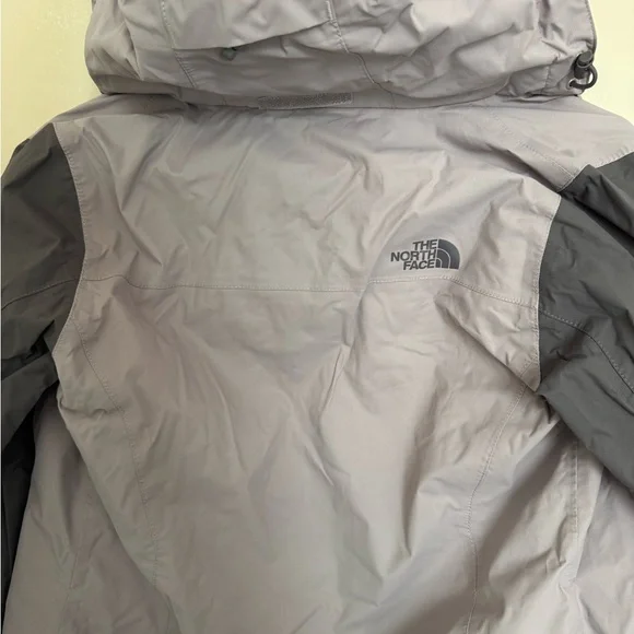 The North Face Women's Gray Jacket - Picture 3 of 3